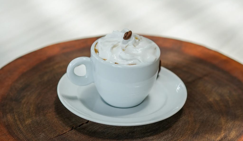 Mais que Café: Uma Experiência Sensorial com Nossas Bebidas Quentes no Alegro
